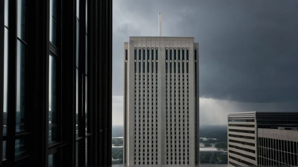 Нью-Йорк: Федеральная Плаза 26 — Центр Мигрантского "Ада" Трампа