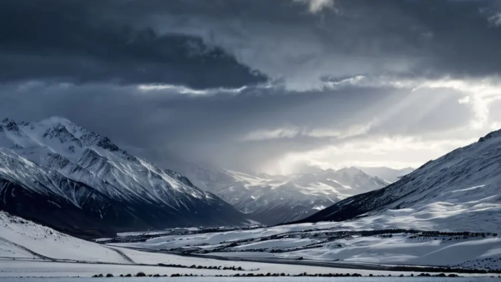 Восемь северных регионов Испании в режиме тревоги из-за мощных снегопадов