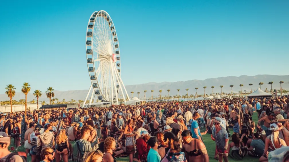 Берни Сандерс неожиданно выступил на Coachella с политической речью