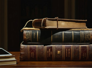 Деканы Комплутенсе осуждают университетскую модель Аюсо: "Коммерциализация знаний и угроза равенству доступа"