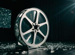 Элизабет Беркли: Путь от "Шоугёлз" к возрождению карьеры