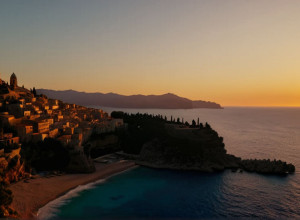 Увлекательное путешествие во времени: сериал «Маршрут» исследует две параллельные Испании