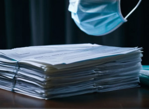 Арест высокопоставленных чиновников в Альмерии: коррупционный скандал вокруг закупок масок