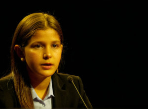 Колумбия: гибель 13-летней девочки в результате бомбардировки ставит под сомнение защиту детей