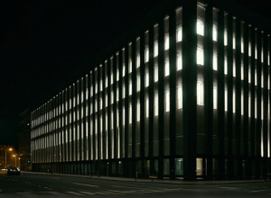 Загадочная смерть в Оспиталете: Сын задержан по подозрению в убийстве матери после падения с балкона