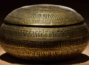 Загадочная находка в древних руинах