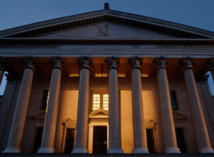 Судья Пейнадо оправдал высокопоставленного чиновника Монклоа: дело о хищении закрыто