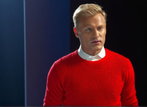 Эффект красного свитера: Главный модный трюк этой осени