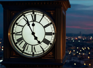 Ультрапроцессинг времени: Как капитализм ускоряет нашу жизнь и пищу