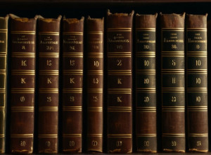 Пять Книг Недели: Литературные Новинки и Классика в Обзорах Критиков