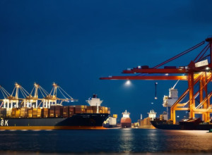 Торговый профицит Китая впервые превысил триллион долларов, несмотря на тарифную войну