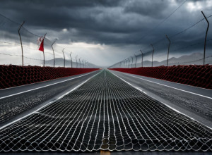 Война дронов: Украина и Россия используют сети для защиты дорог от беспилотников