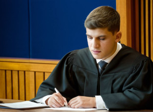 Суд обязал власти Витории пересмотреть экзамен для молодого человека с аутизмом