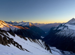 Путь Эдюрне Пасабан: От Депрессии к Покорению 14 «Восьмитысячников» в Комиксе