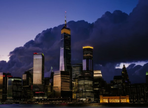 Призыв испанского писателя к властям Мадрида: "Не могу купить дом, продав 300 000 книг"