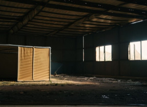 Суд разрешил выселение крупнейшего мигрантского лагеря в Каталонии