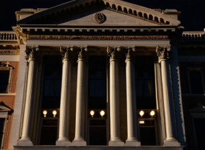 Мадридская коллегия врачей на грани финансового краха: миллионы евро исчезли после выборов