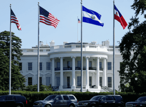 Трамп принимает Букеле в Белом доме на фоне споров о депортации сальвадорца