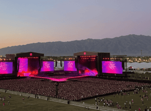 Coachella завершает первый уикенд: от кантри Post Malone до мексиканских коридос Junior H