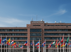 Испанский генерал возглавит Еврокорпус в разгар дебатов о военной миссии на Украине
