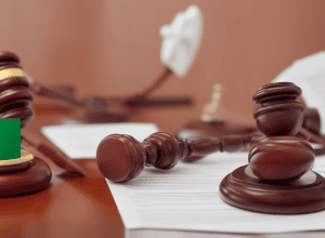 Суд требует отчеты по контрактам здравоохранения в Андалусии