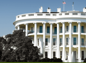Трамп вновь смягчает тарифы на автомобильную промышленность с обратной силой
