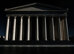 Активистки Femen провели акцию протеста на мессе в честь Франко в Мадриде