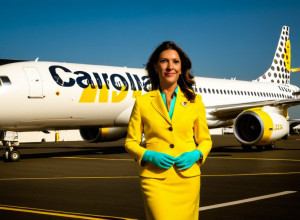 Carolina Martinoli (Vueling): «Моя мама шла в парикмахерскую перед полетом, а теперь, с низким ценным авиакомпанией, молодежь просто самодельно организовывает поездки»