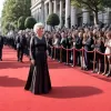 Звезды и их бабушки: трогательные моменты на красной дорожке