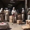 Голод и насилие в Газе: Люди штурмуют склады ООН, число жертв растет