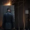 В Мадриде электрик получил серьезные ожоги при взрыве электрощита: подробности