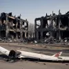 Небольшой самолет упал в Сан-Диего: пожар уничтожил дома и автомобили