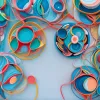Школы учат не только знаниям: Зачем подросткам эмоциональное благополучие и социальные навыки