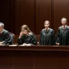 Суд подтвердил расследование в отношении мэра Алкала-де-Энарес по делу о утечке полицейских документов