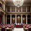 Мурсия: Лопес Мирас достиг соглашения с Vox по бюджету, акцентируя внимание на иммиграции и налогах