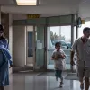 Беглецы из роддома: родители сбежали с новорожденным, чтобы избежать анализов
