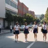 Страх перед рейдами ICE в школах Нью-Йорка: учителя на страже