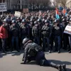 Сенатора США вывели силой и заковали в наручники на мероприятии с участием представителя администрации Трампа