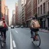 Glovo переходит на зарплатную модель: курьеры станут штатными сотрудниками с 1 июля