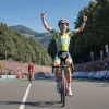 Погачар близок к победе в Тур де Франс, а Каден Гроувс выигрывает предпоследний этап