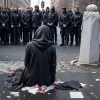 В Испании задержаны двое за нападение на пожилую женщину и ее сына из-за неприязни к бедности