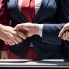 Санчес и Прадалес укрепили союз: прогресс в управлении социальными выплатами в Стране Басков