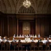 Суд США заблокировал попытку Трампа депортировать венесуэльцев по закону о врагах