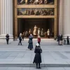 Коко Фуско: Художница, бросающая вызов власти и стереотипам в новой выставке