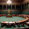 Мадридская ассамблея обязала депутатов посещать заседания, получая надбавку: что произошло?