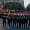 Турецкая полиция окружила штаб оппозиционной партии: напряжение растет