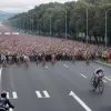 Протестующие выбежали на финиш: кадры с места инцидента на La Vuelta